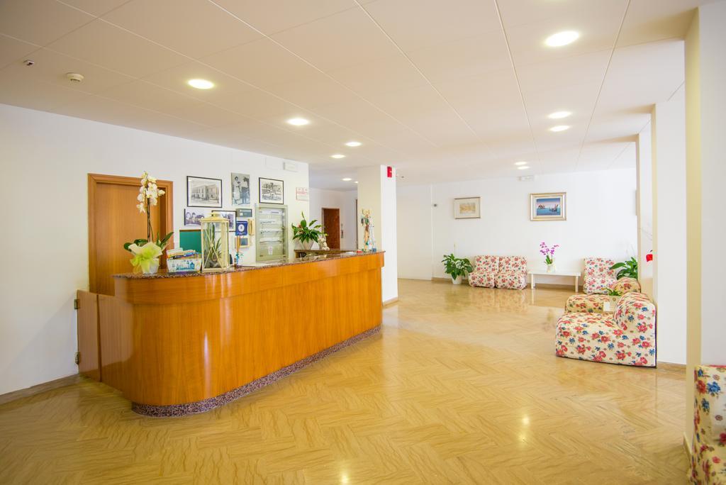 Hotel Venezia Каттолика Экстерьер фото