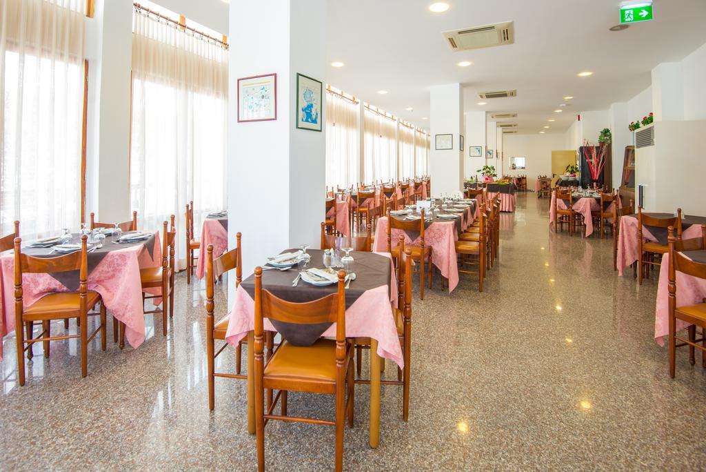 Hotel Venezia Каттолика Экстерьер фото